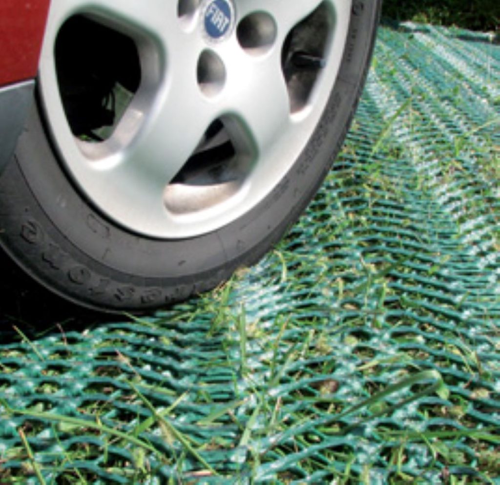 tire on keep it green mesh close up
